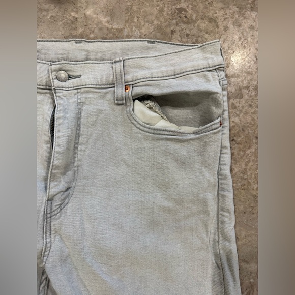 Levi’s light grey pants - Picture 4 of 8